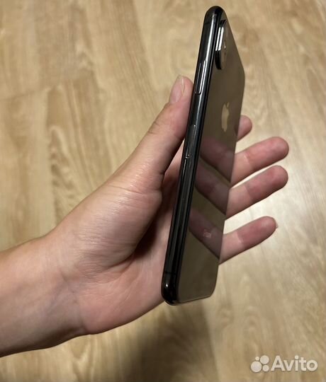 Телефон iPhone XS