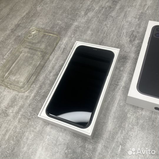 iPhone 11, 64 ГБ