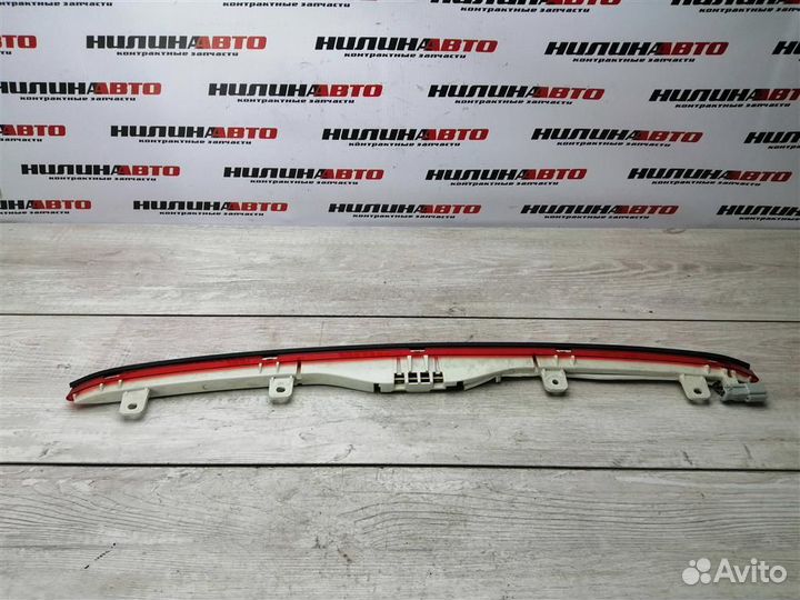 Стоп сигнал в крышку багажника Хонда Цивик 8