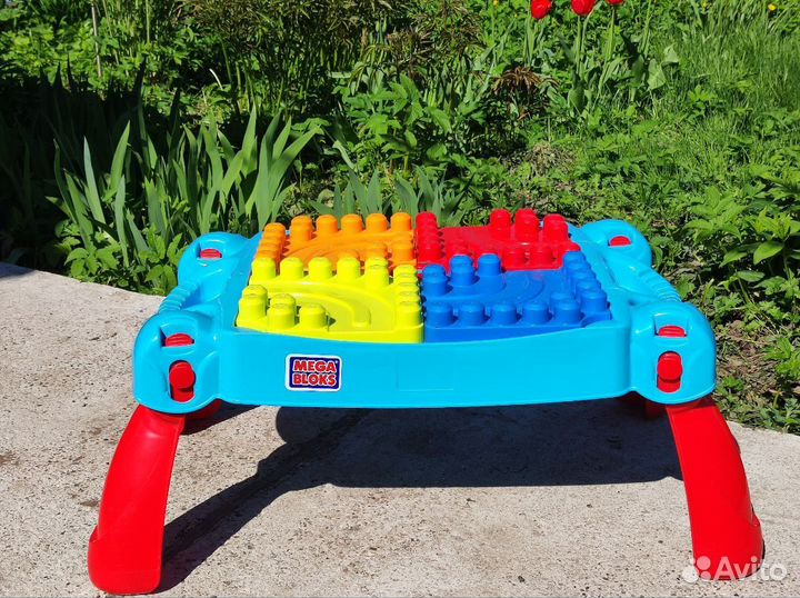 Конструктор mega bloks столик mattemega build