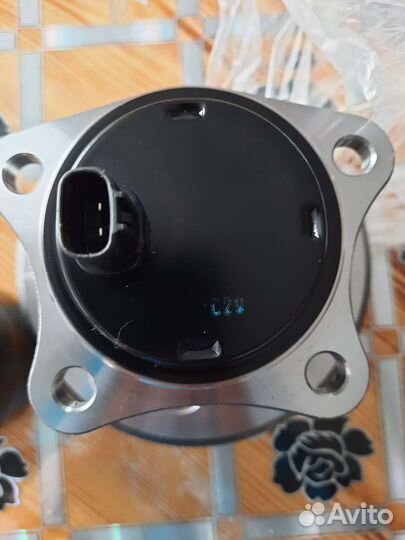 Ступица заднего колеса правая. toyota camry