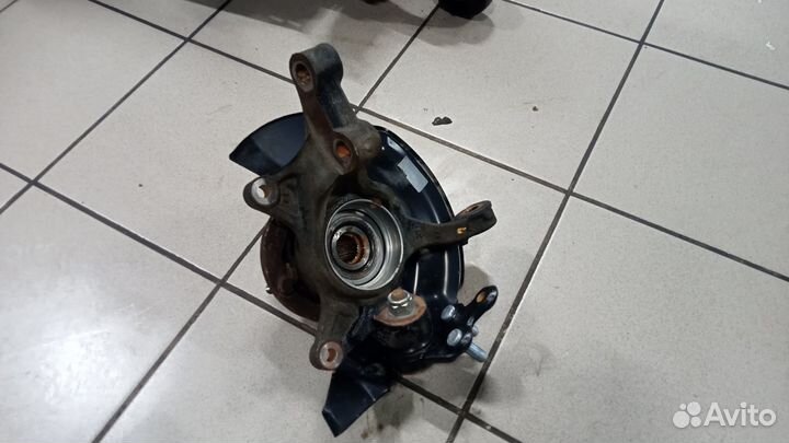 Кулак передний правый в сборе Камри XV30