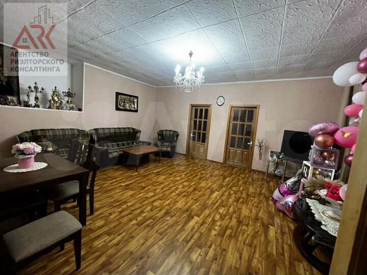 4-к. квартира, 105 м², 1/1 эт.