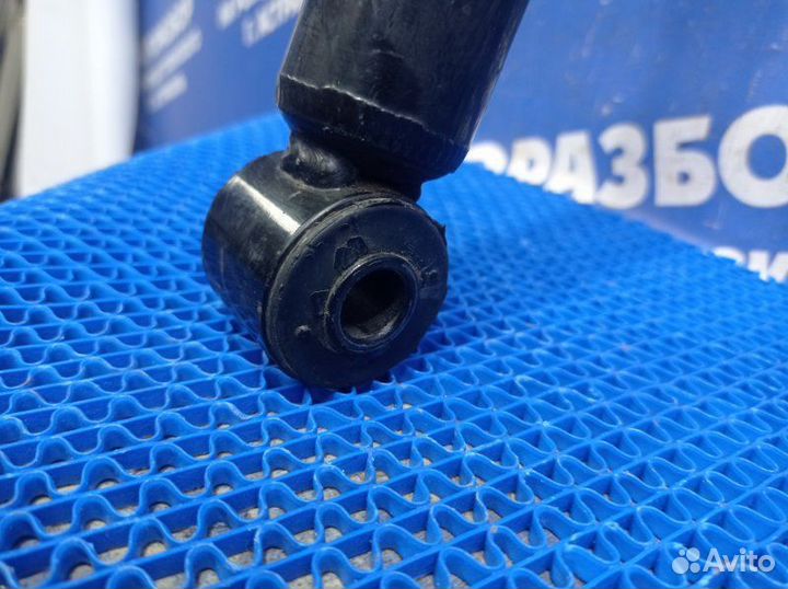 Задний амортизатор Renault Logan 1 седан 2012