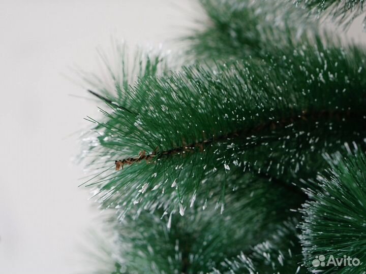 Елка искусственная заснеженная