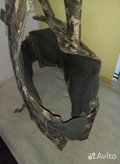 Бронежилет с подсумками