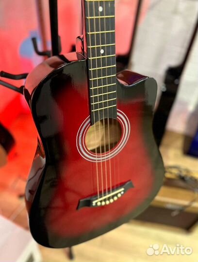 Акустическая гитара