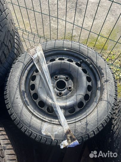 Продаю зимние колеса 205/55R16 Pirelli