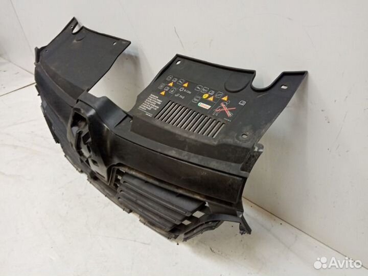 Решетка радиатора Renault Logan 2 2018