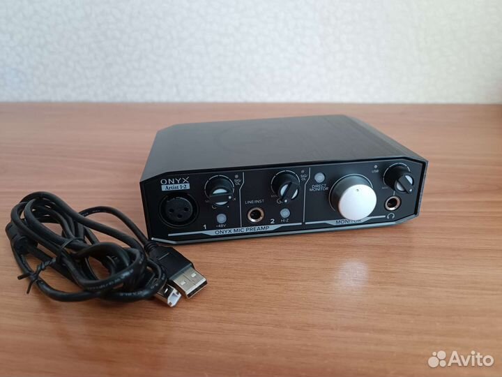 Mackie onyx Artist 1.2 Звуковая карта