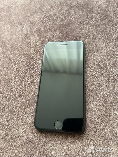 Телефон iPhone 7 32g