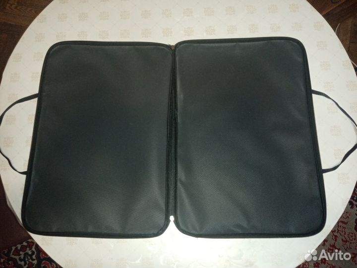 Папка и бумага для чертежей