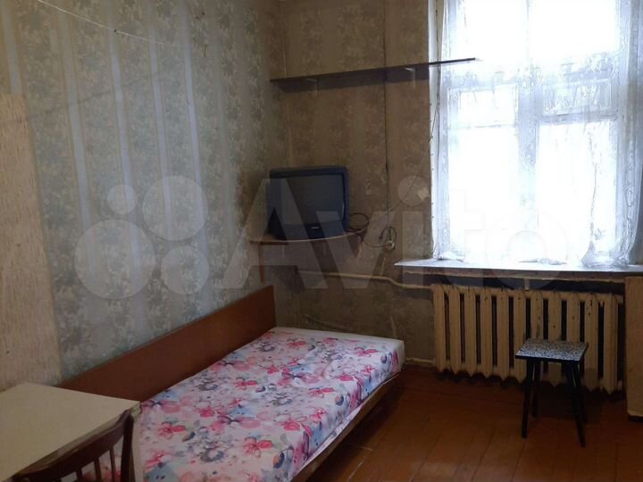 Комната 13,1 м² в 6-к., 1/2 эт.