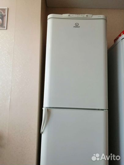 Холодильник бу Indesit