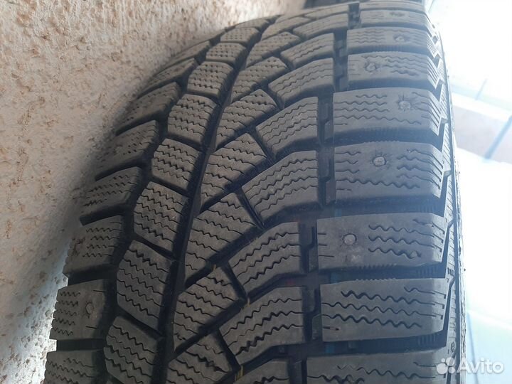 Viatti Brina Nordico V-522 215/60 R16