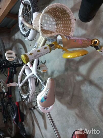 Детский велосипед с родительской ручкой