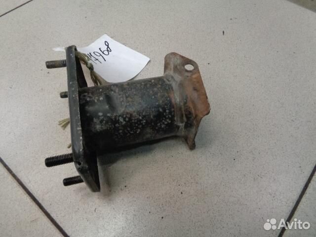 Кронштейн усилителя заднего бампера правый Merced