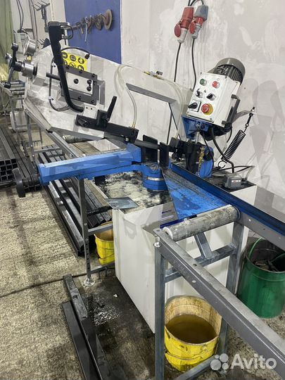 Резка металла на ленточной пиле