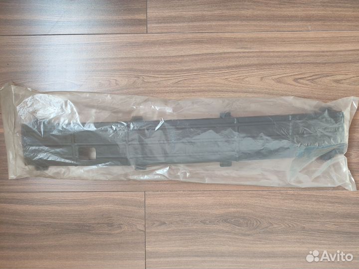 Заглушка на радиатор VW Polo Sedan V