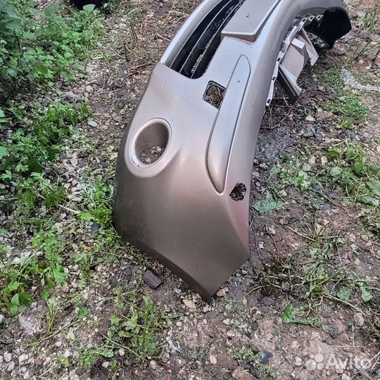 Бампер передний Nissan Note e11