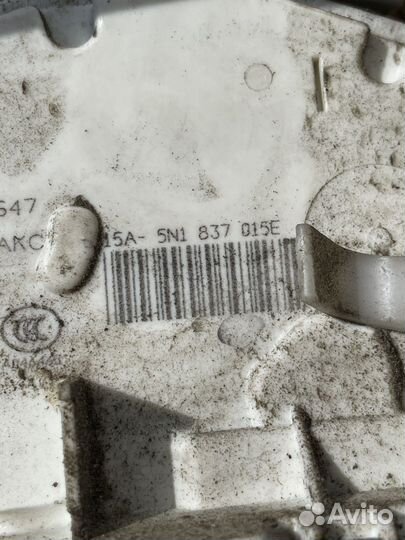 Замок передний левый VW Passat cc