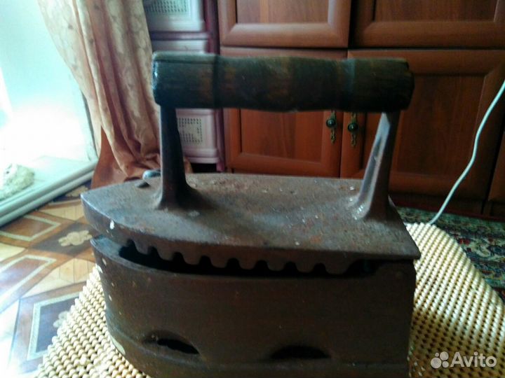 Старинный утюг