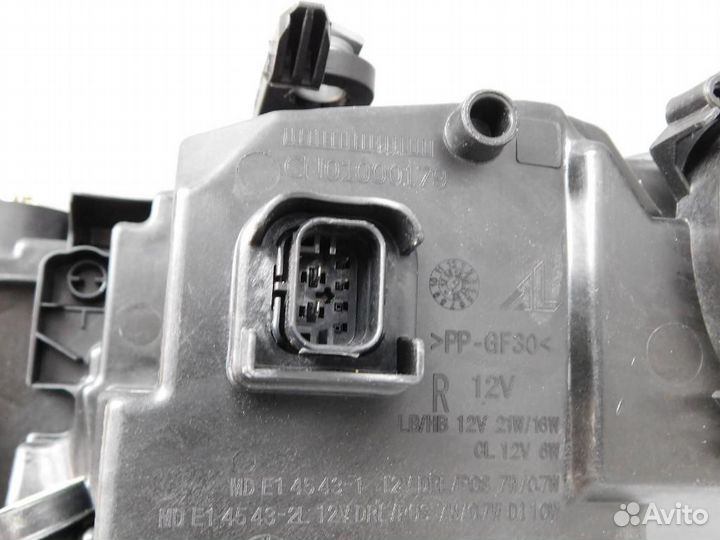 Фара правая BMW 3-Series