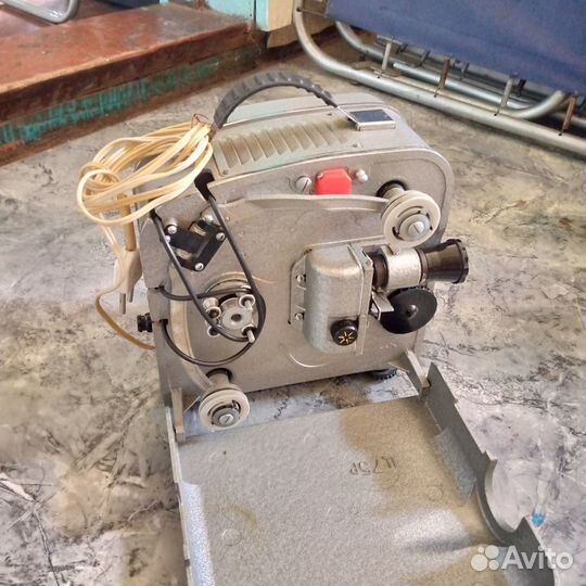 Кинопроектор луч 2