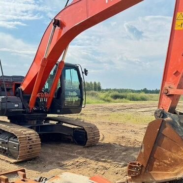 Гусеничный экскаватор Hitachi ZX240-5A, 2022