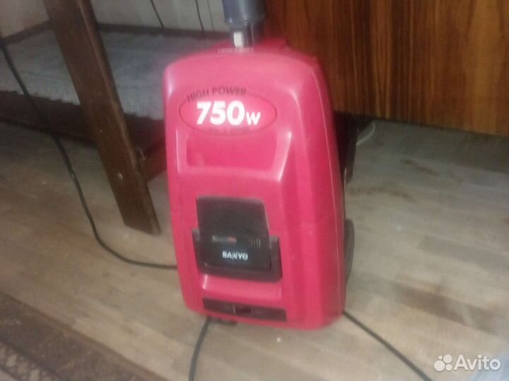 Пылесос Sanyo 750w бу