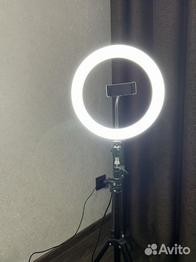 Кольцевая лампа со штативом