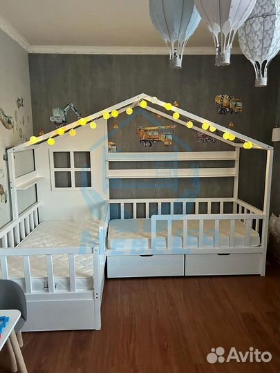 Двухъярусная кровать