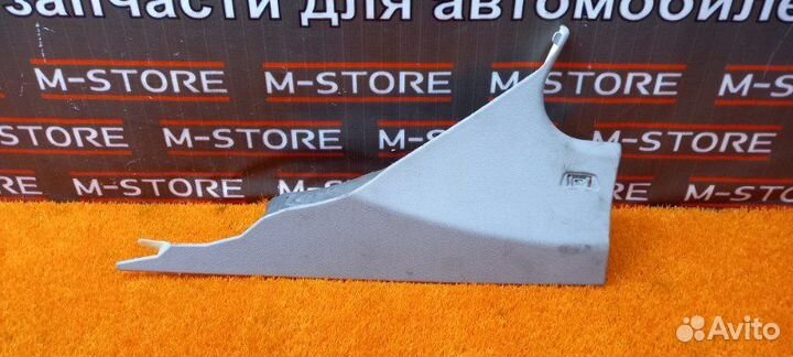 Обшивка стойки задняя правая Bmw 7-Series F01