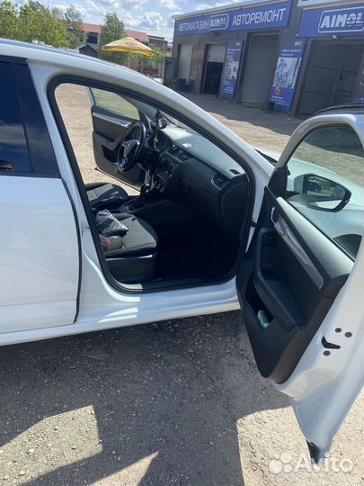 Skoda Octavia 1.6 AT, 2015, 215 000 км