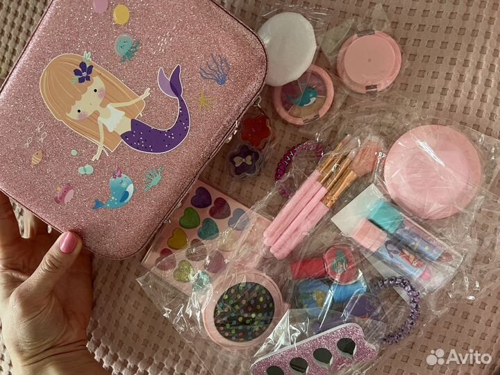 Косметика детская в чемоданчике. Новая