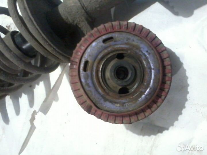 Продаю правую переднюю стойку ваз 08