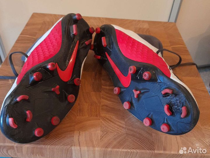 Футбольные бутсы nike