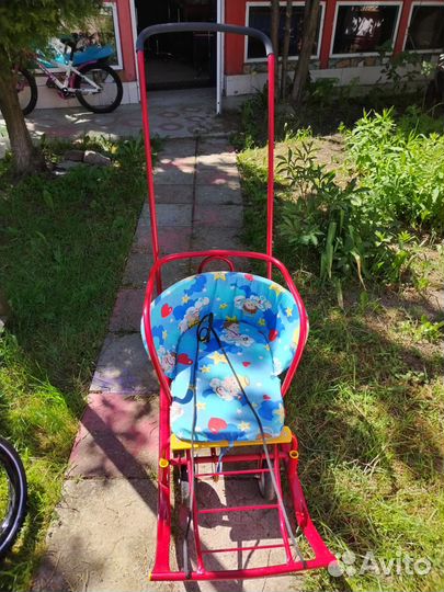 Детские зимние санки на колесах с подкладкой