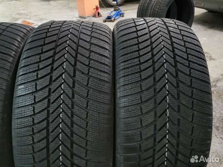 Bridgestone Blizzak LM-005 295/40 R21