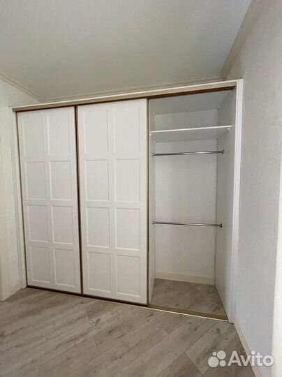 Распашной шкаф