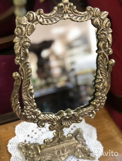 Винтажное настольное на ножке зеркало литьё латунь