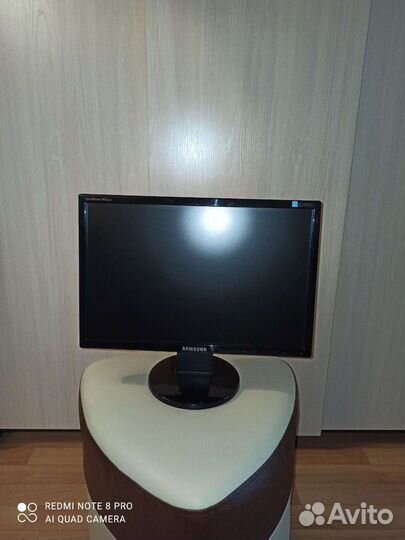 Монитор Samsung