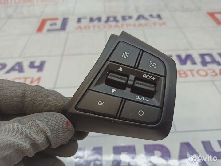 Блок кнопок в рулевое колесо Hyundai Creta 96710-M0500