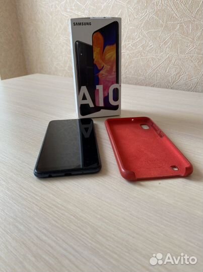 Samsung Galaxy A10, 2/32 ГБ