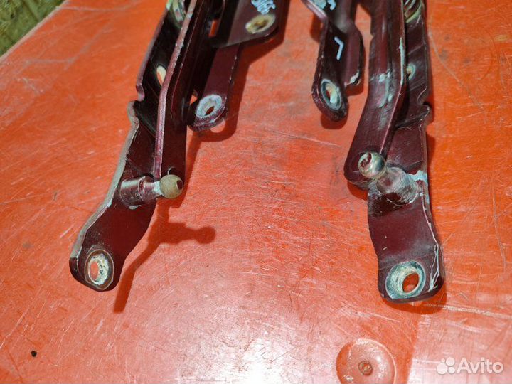 Петли крышки багажника Volvo S40 седан 2.0 B4204S