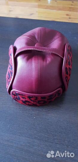 Кепка кожаная женская