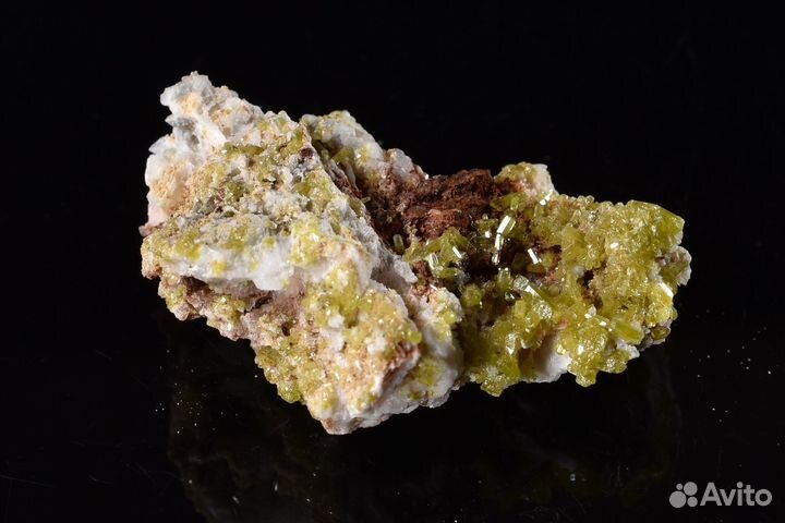 Друза кристаллов. Пироморфит на кварце. Лот №557