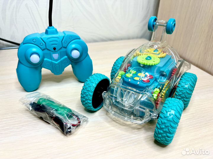 Машинка перевертыш на пульте управления