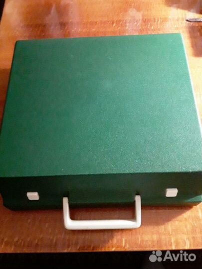 Печатная пишущая машинка Unis tbm de luxe