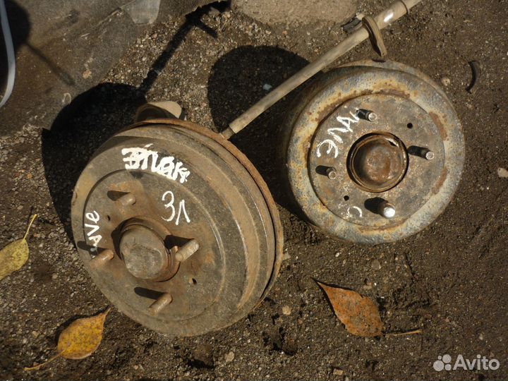 Задний левый кулак Хундай Элантра 3 XD